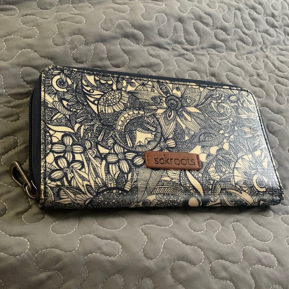 Sakroots Artist Circle Large Zip Wallet , Cotton Coated Canvas